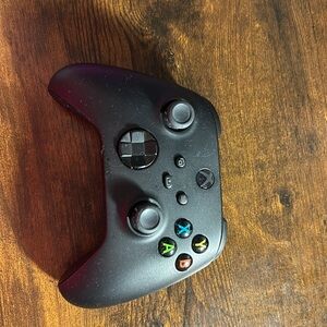 Black Wireless XBox controller
